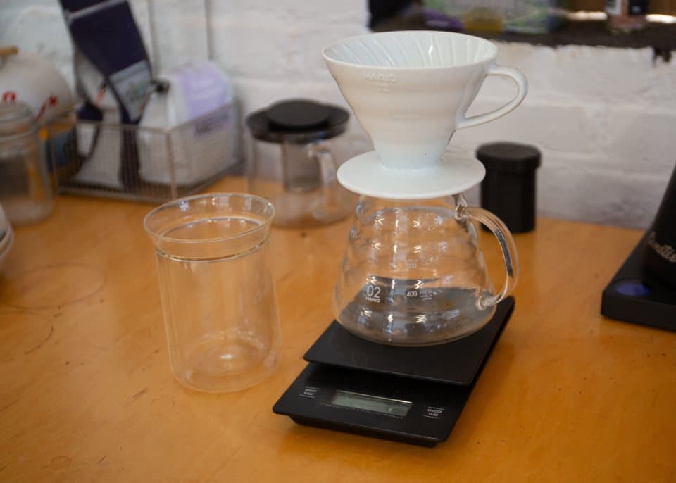 Pha pour-over V60 cho người mới bắt đầu